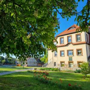 Außenaufnahme der Bibliothek
